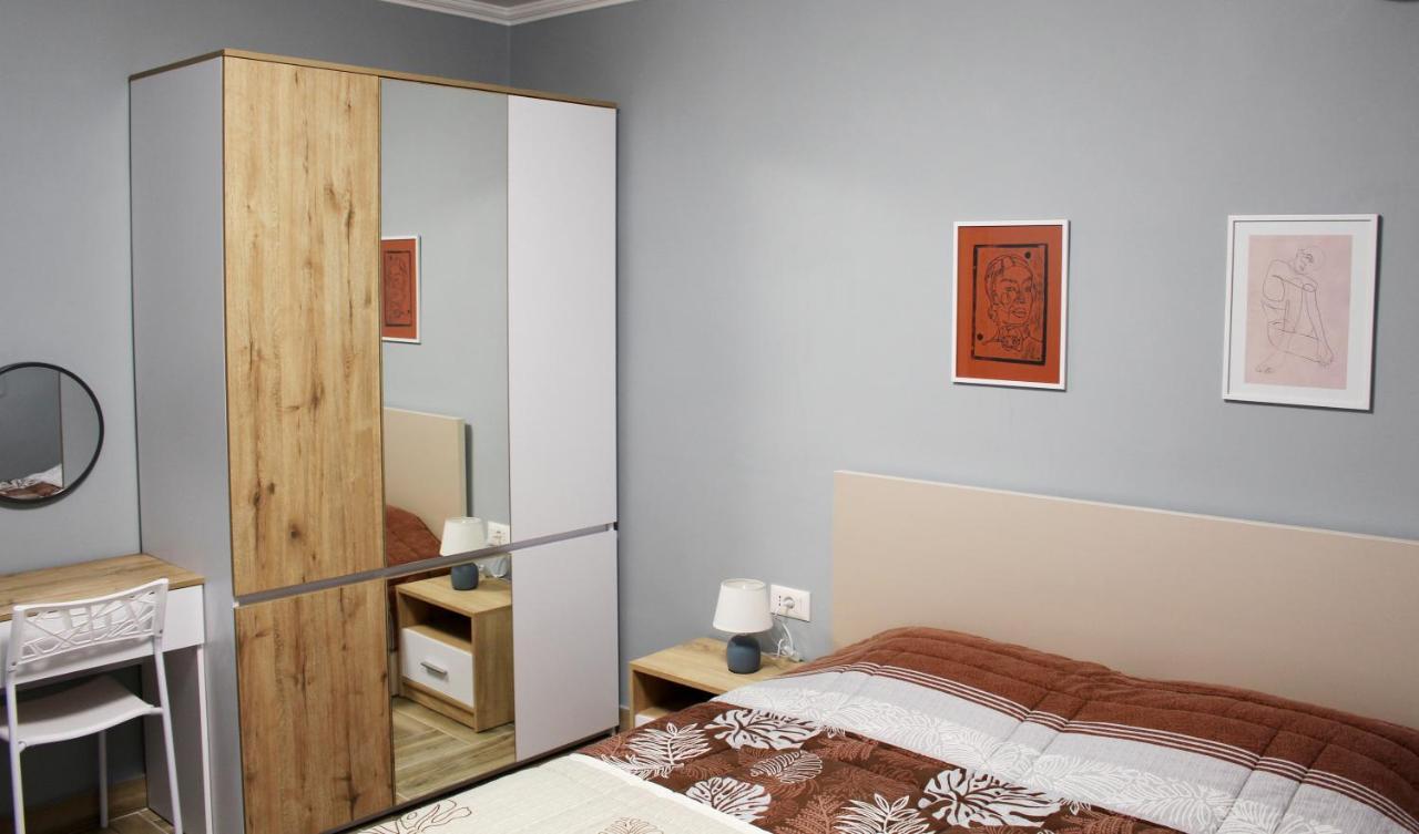Apartament 2V1 - Blloku Bkt Tirana Zewnętrze zdjęcie